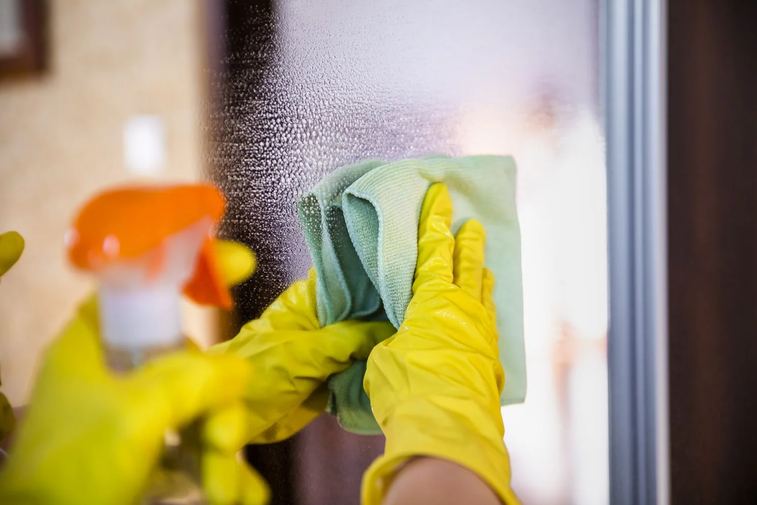 Cleaning Mirrors